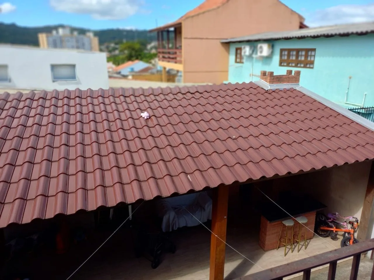 Imagem Duas casas no terreno com 2 vagas de garagem
