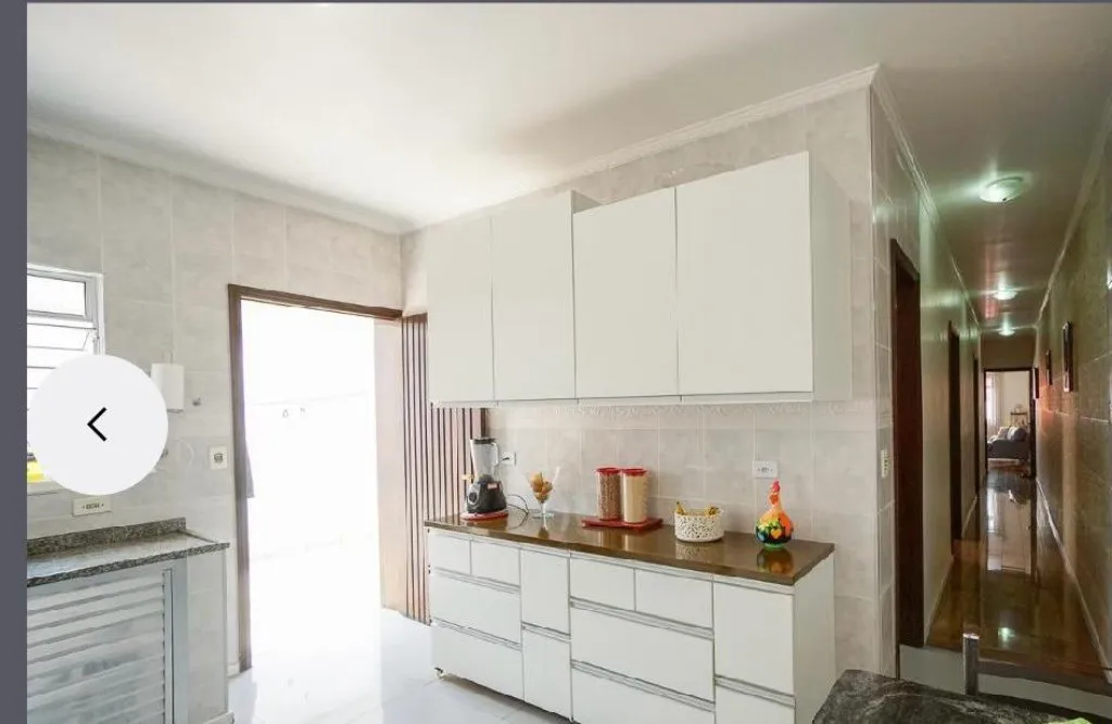 Imagem Casa à venda em São Paulo-SP, Canindé: 5 quartos, 2 banheiros, 2 vagas, 230m²! Confira já!