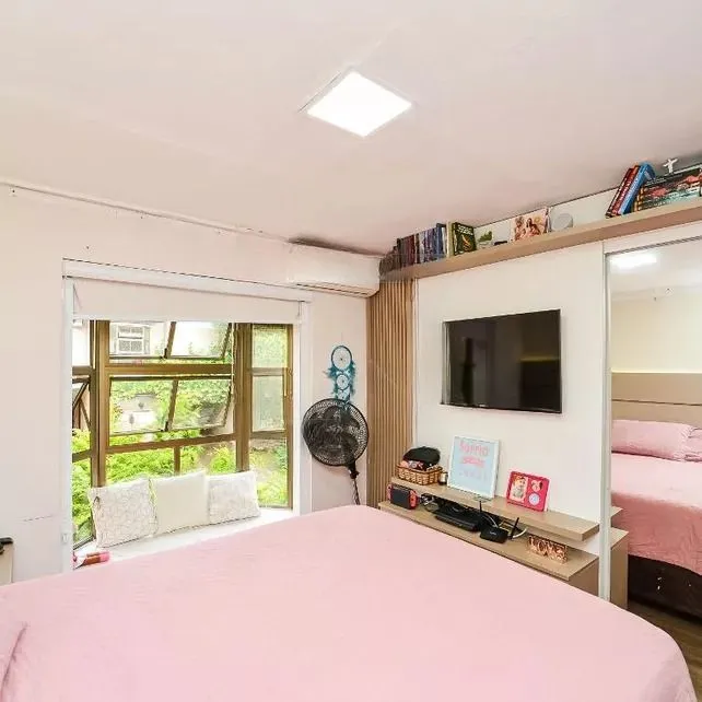 Imagem Casa em Condomínio com 3 Quartos, Piscina, Quintal e 2 Vagas