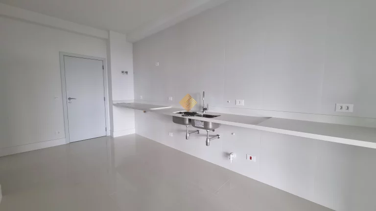 Imagem APARTAMENTO DE 211M², 4 SUÍTES, TERRAÇO GOURMET COM 2 VAGAS + DEPÓSITO - REAL PARQUE - SÃO PAULO / SP