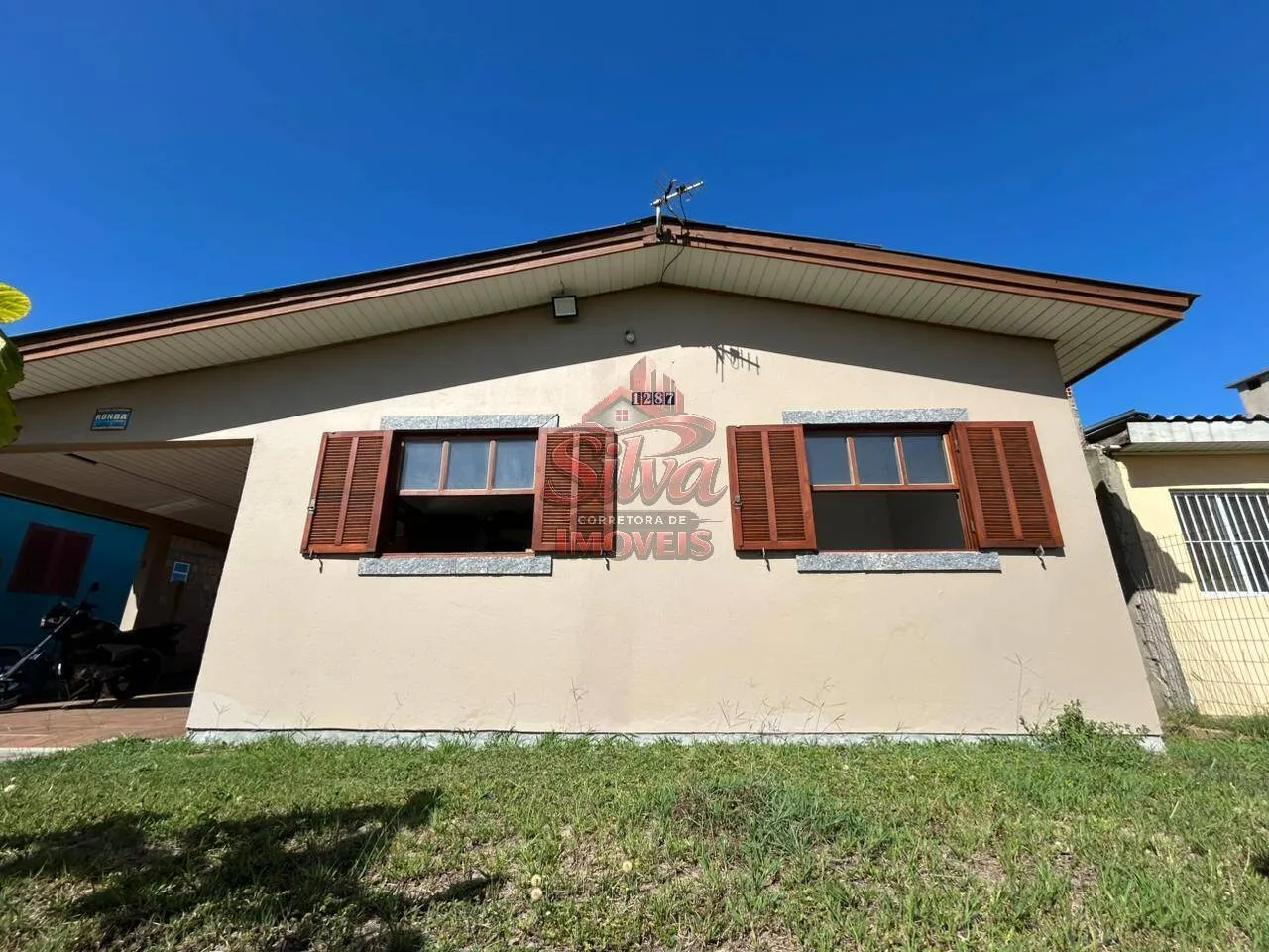 Imagem Casa 2 dormitórios com pátio cercado em Marisul