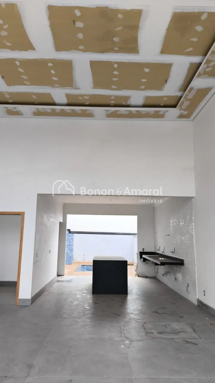 Imagem Casa a venda em Construção em Valinhos - SP