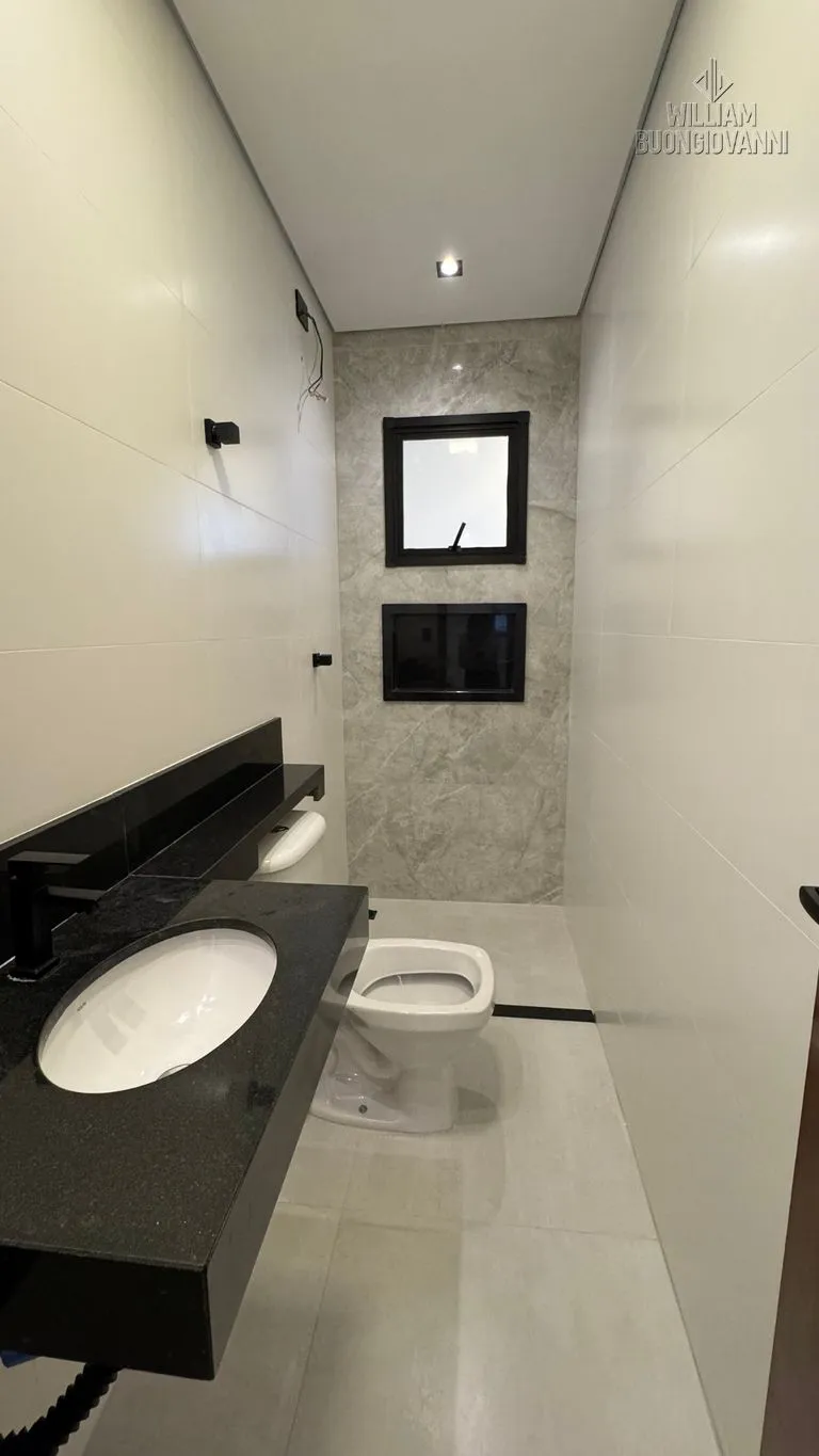 Imagem Sobrado 2 Dormitórios com Quintal - 63m²