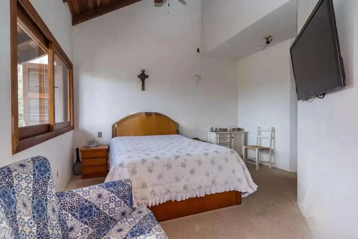 Imagem Casa térrea com 5 dormitórios, 2 suítes, 3 vagas.
