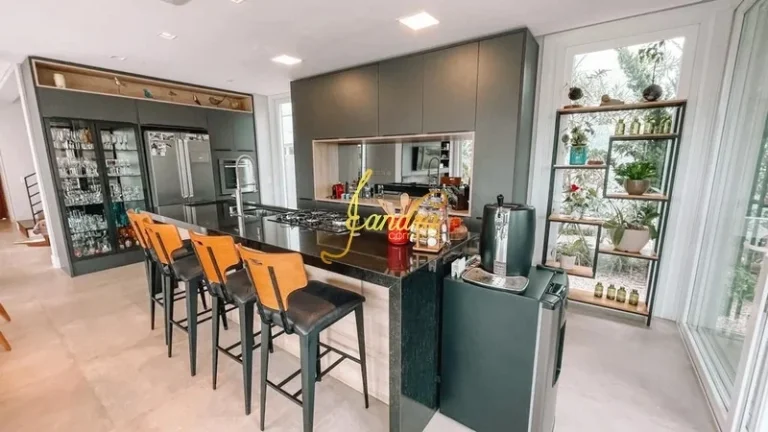 Imagem Casa térrea com 3 suítes e beira de lago com piscina