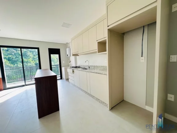 Imagem Apartamento Zona Central para Locação em Balneário Camboriú, Praia dos Amores, 2 dormitórios, 2 suítes, 3 banheiros, 1 vaga