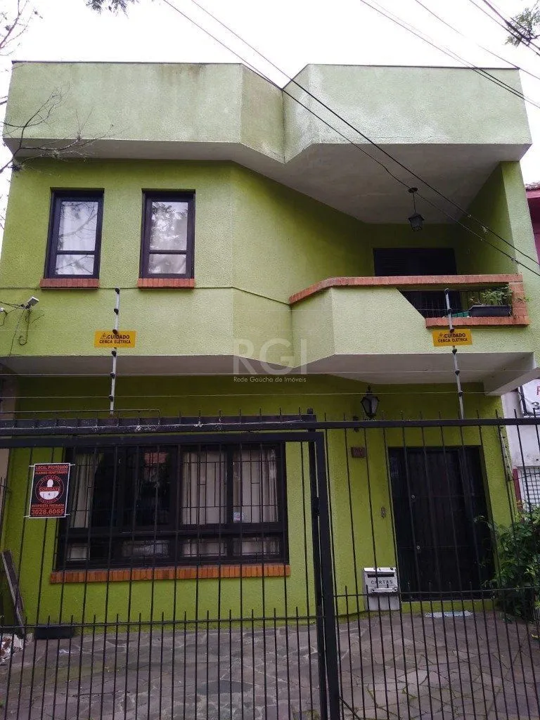 Imagem Casa para Venda - 265m², 5 dormitórios, sendo 2 suites, Floresta