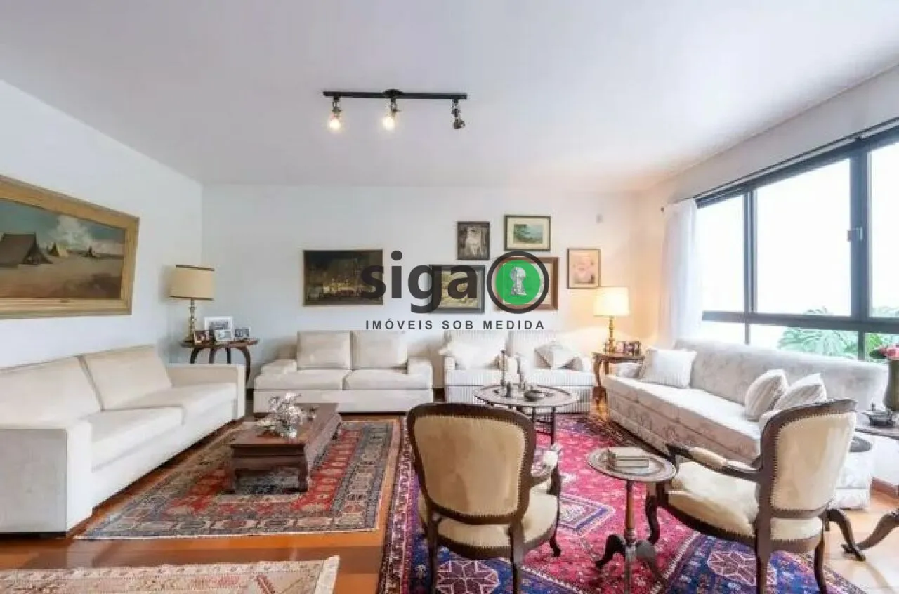 Foto do imóvel Casa Alto Padrão no Real Parque de 4 Quartos com 8 Vagas - 450m² à Venda.