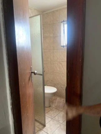 Imagem Loja localizada na Rua Rio Pomba, próxima à padaria, lotérica, supermercado e clínicas. Possui a...