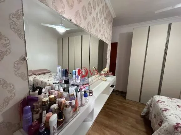 Imagem Sobrado a venda no Jardim Iva 3 Dormitórios sendo 1 Suíte, 2 Vagas, 222 m