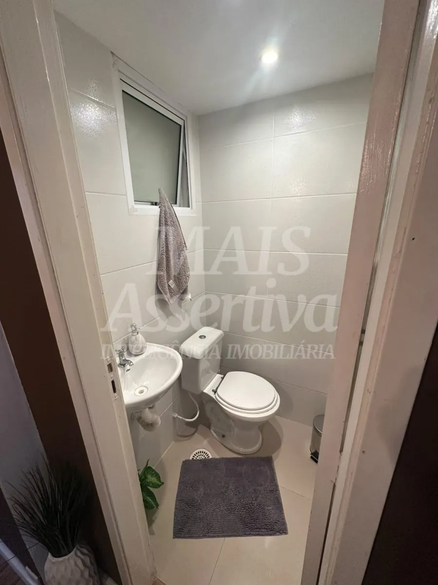 Imagem Ótimo sobrado à venda semi mobiliado no Condomínio Vale das Figueiras em Novo Hamburgo