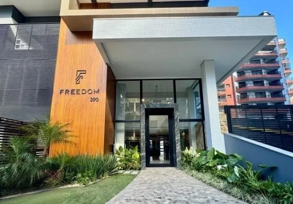 Imagem Apartamento em Torres Alto padrão de 3 dormitórios e 2 vagas