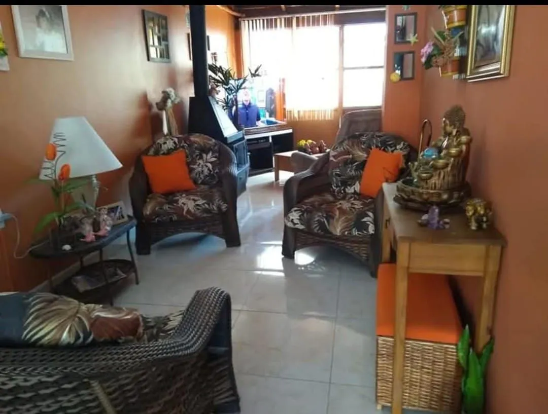 Imagem Sobrado no bairro Hípica 3 dormitórios - 2 vagas de garagem