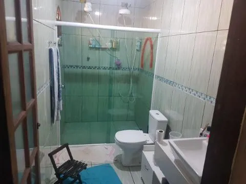 Imagem VENDA DE CHÁCARA NO RETIRO, EM ARUJÁ/SP, 4.300m² com 2 casas, 5 quartos, piscina. CONSULTE-NOS.