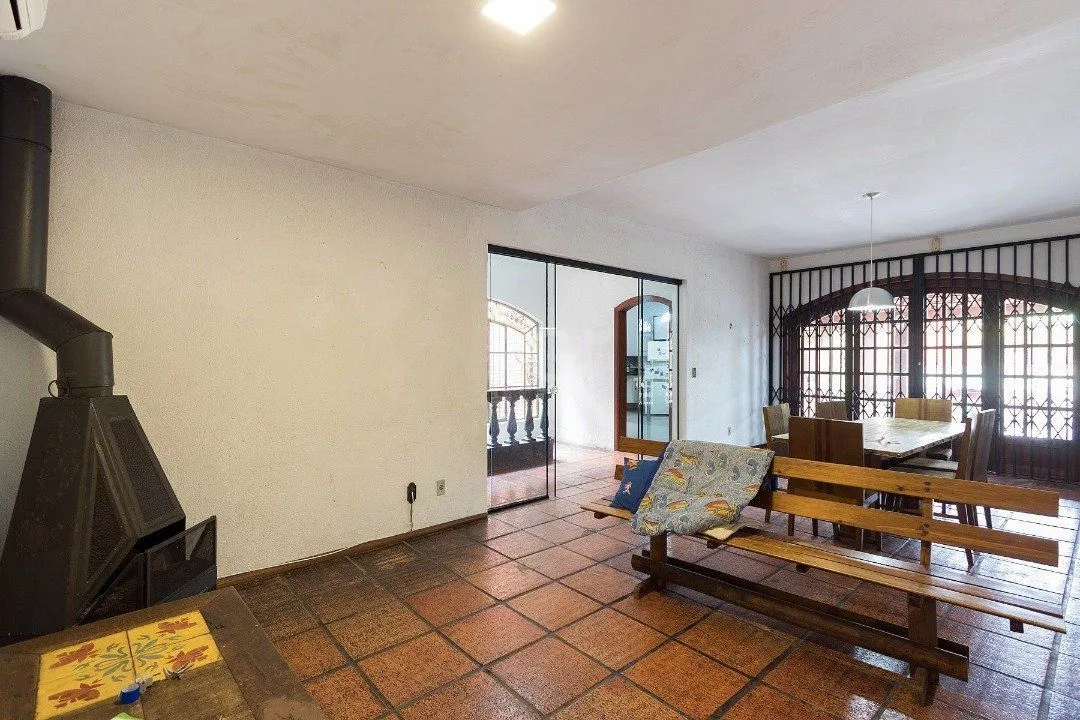 Imagem Casa para Venda - 430m², 4 dormitórios, sendo 1 suites, 5 vagas - Cristal