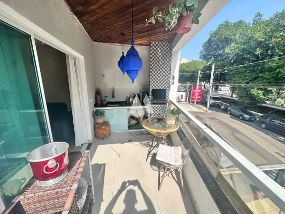 Imagem Casa sobreposta no bairro da Aparecida, Santos/SP, Grande oportunidade.
