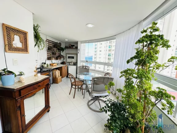Imagem Apartamento Quadra Mar para Venda em Balneário Camboriú, CENTRO, 3 dormitórios, 1 suíte, 3 banheiros, 2 vagas
