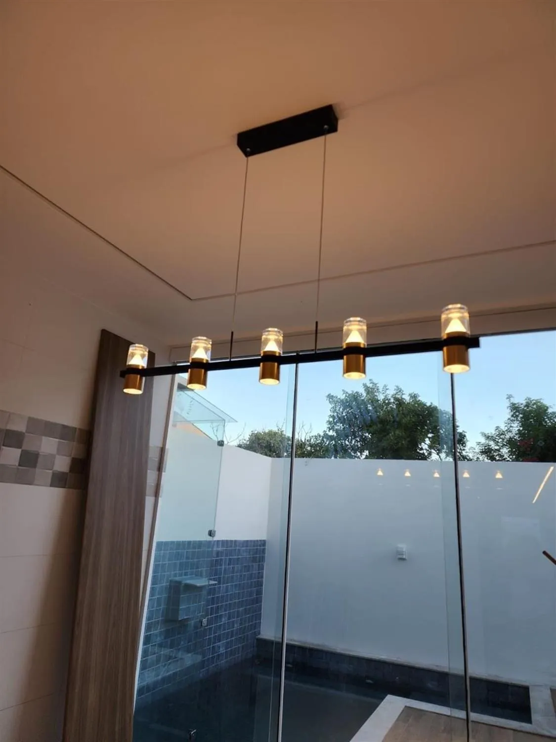 Imagem Casa com 5 quartos à venda em Vila Velha