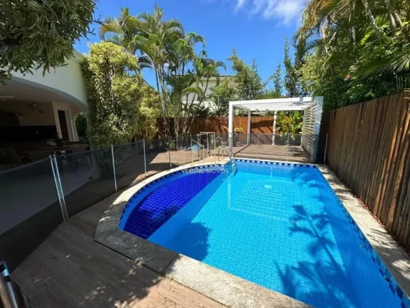 Imagem Casa duplex em condomínio fechado alto luxo com quatro suítes e área gourmet a venda em Patamares