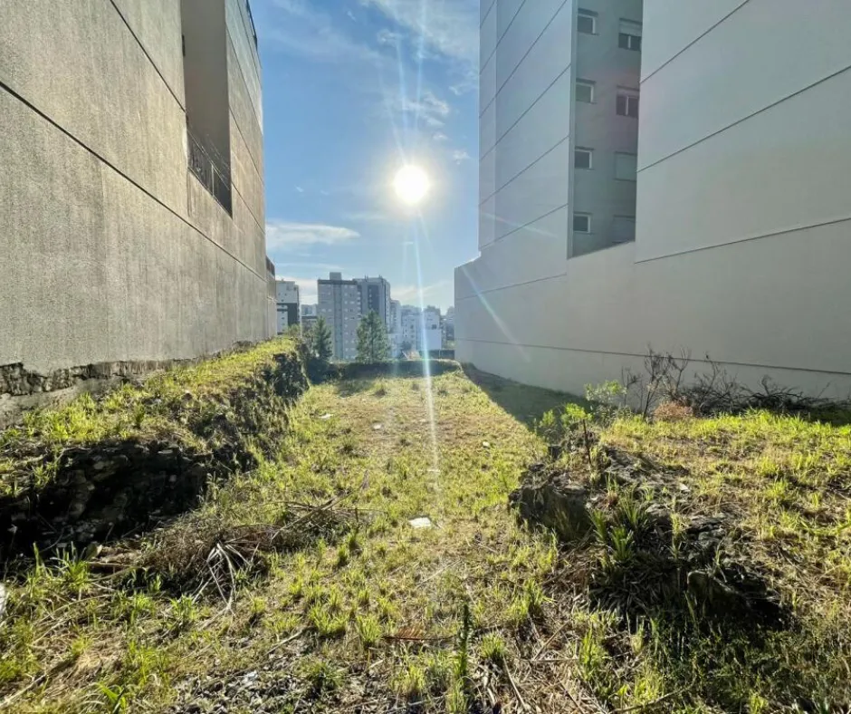 Imagem Terreno à venda em Caxias do Sul, Sanvitto, 405m2