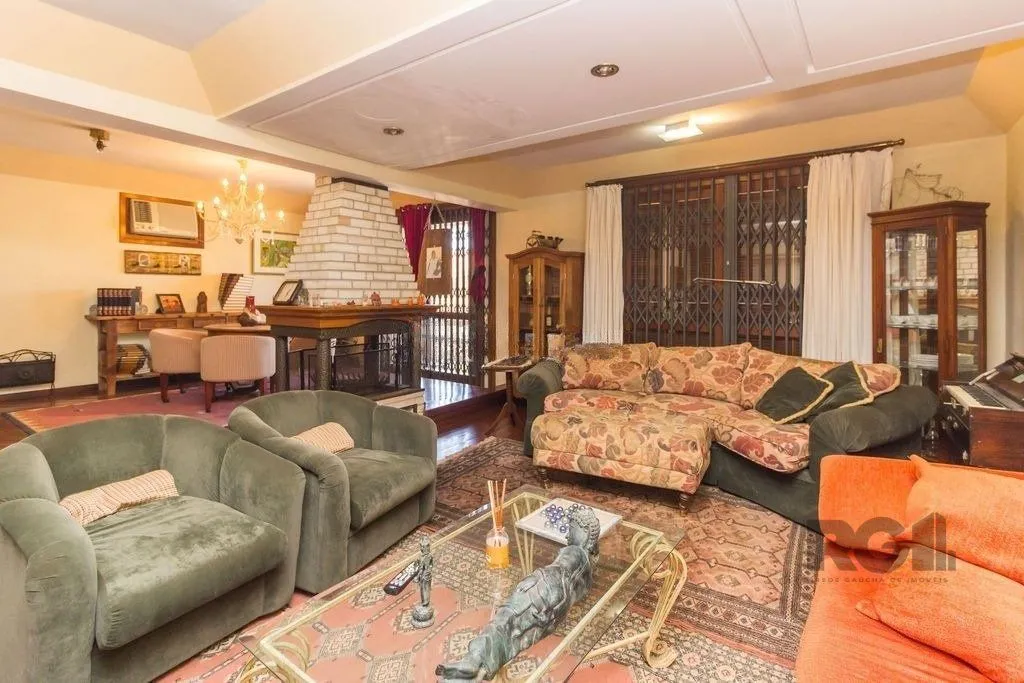 Imagem Casa 470m² - 4 dormitórios, 5 vagas no bairro Jardim São Pedro