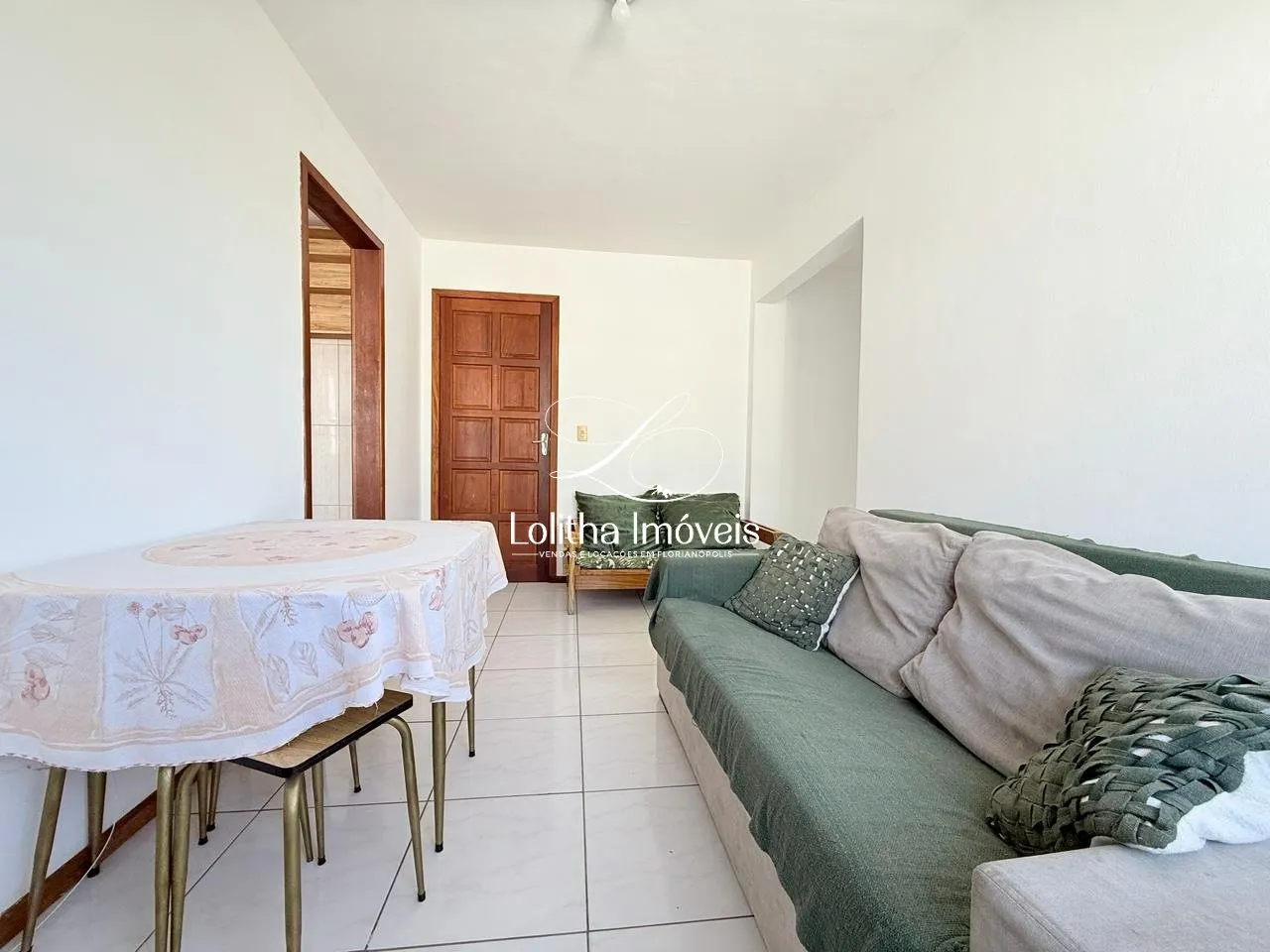 Imagem APARTAMENTO SEMI MOBILIADO COM 2 QUARTOS À VENDA EM COQUEIROS - FLORIANÓPOLIS/SC