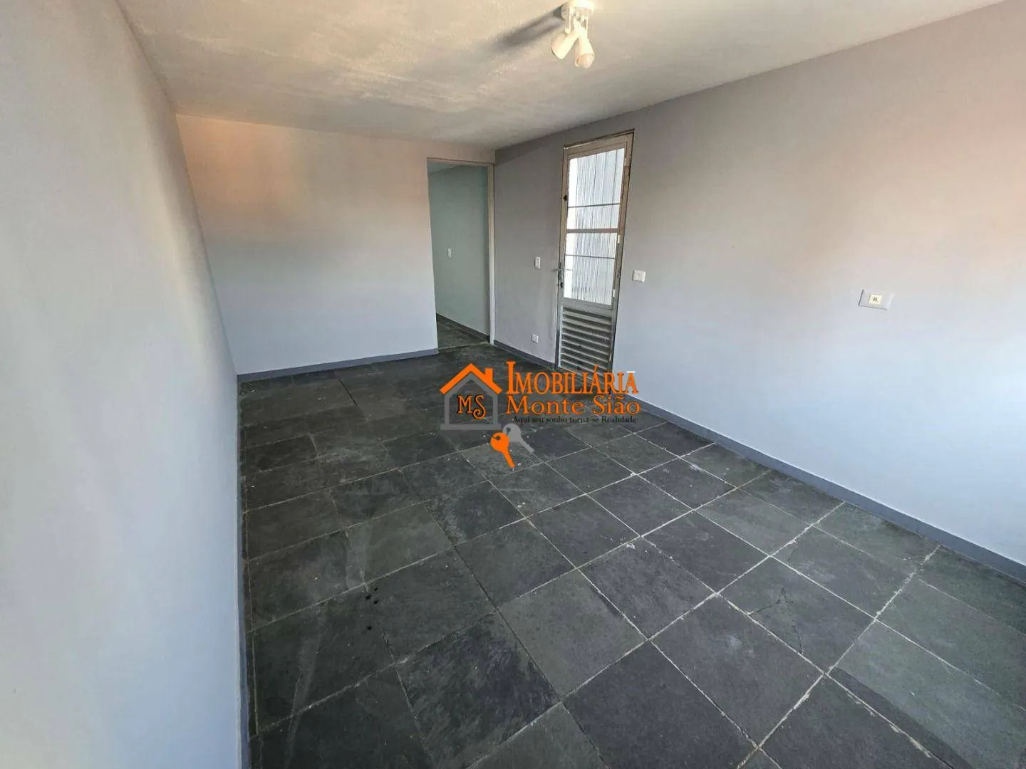 Imagem Sobrado com 2 dormitórios à venda, 174 m² por R$ 650.000,00 - Jardim Santa Cecília - Guarulhos/SP