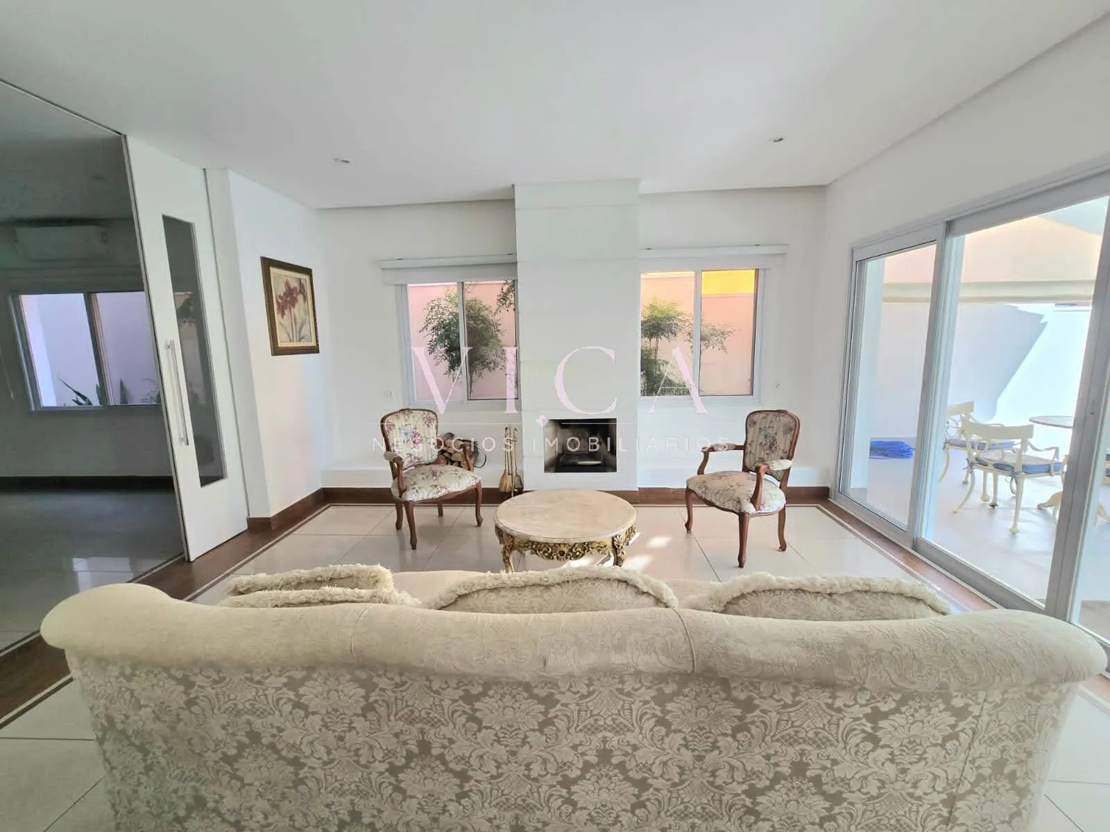 Imagem Alphaville | Casa Mobiliada com Piscina e 3 Suítes | Locação R$ 17.000,00