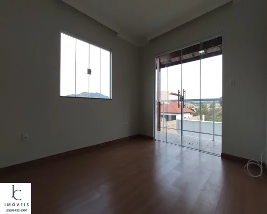 Imagem Casa à venda em condomínio horizontal fechado em São Lourenço MG. Portaria 24 h., bem localizado em bairro nobre.