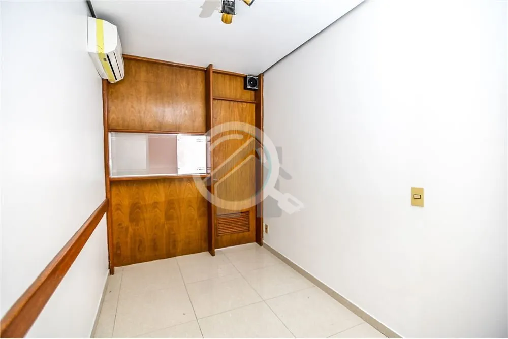 Imagem O Seu Espaço Profissional no Coração do Centro Histórico de Porto Alegre! Descrição: Sala Come...