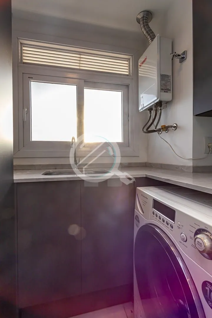 Imagem Apartamento de 2 dormitórios de 71 m² mobiliado e decorado em alto padrão. Suíte, banheiro socia...