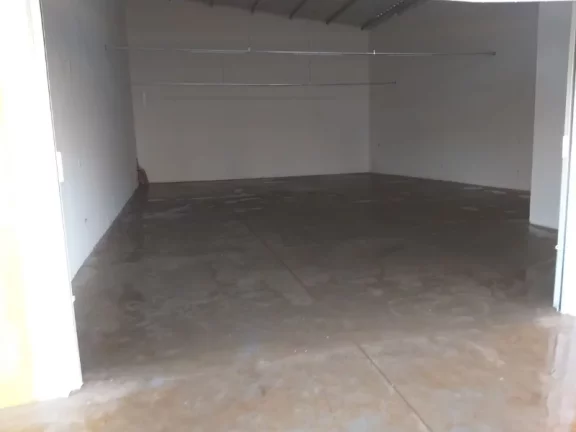 Imagem Salão Comercial à Venda em Sertãozinho-SP, Próximo ao Supermercado Amarelinho 2 Salas, 4 Banheiros, 8 Vagas de Garagem 320m²