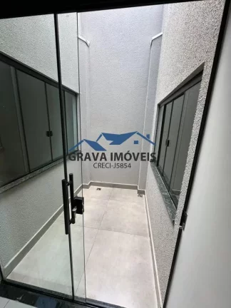 Imagem Alto Padrão para Venda em Maringá, Ebenezer, 3 dormitórios, 1 suíte, 2 banheiros, 2 vagas