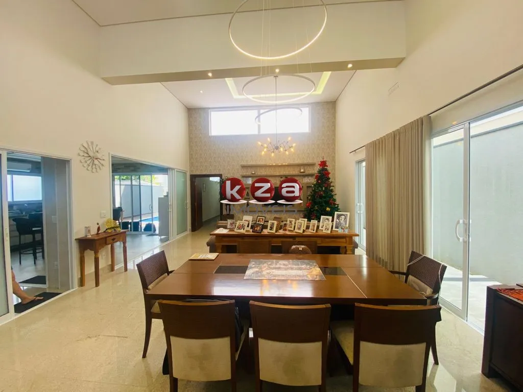 Imagem Luxuosa casa em condomínio à venda em Valinhos-SP, no Condomínio Canto Del Bosco: 3 quartos, 3 suítes, 3 salas, 4 vagas de garagem, 367m².