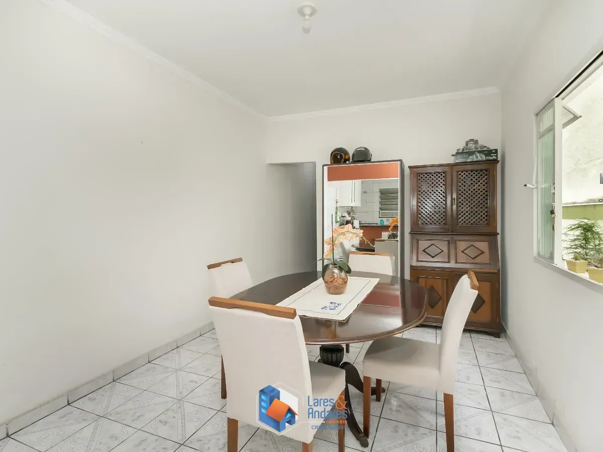 Imagem Sobrado para venda em Conjunto Residencial Vista Verde com 3 quartos, sendo 1 suíte, 170m²