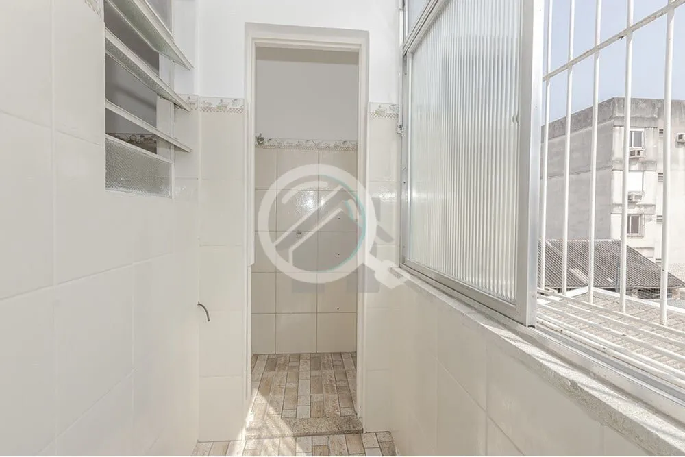 Imagem Este encantador apartamento no segundo andar está localizado na Rua General Caldwell. Com dois dorm...