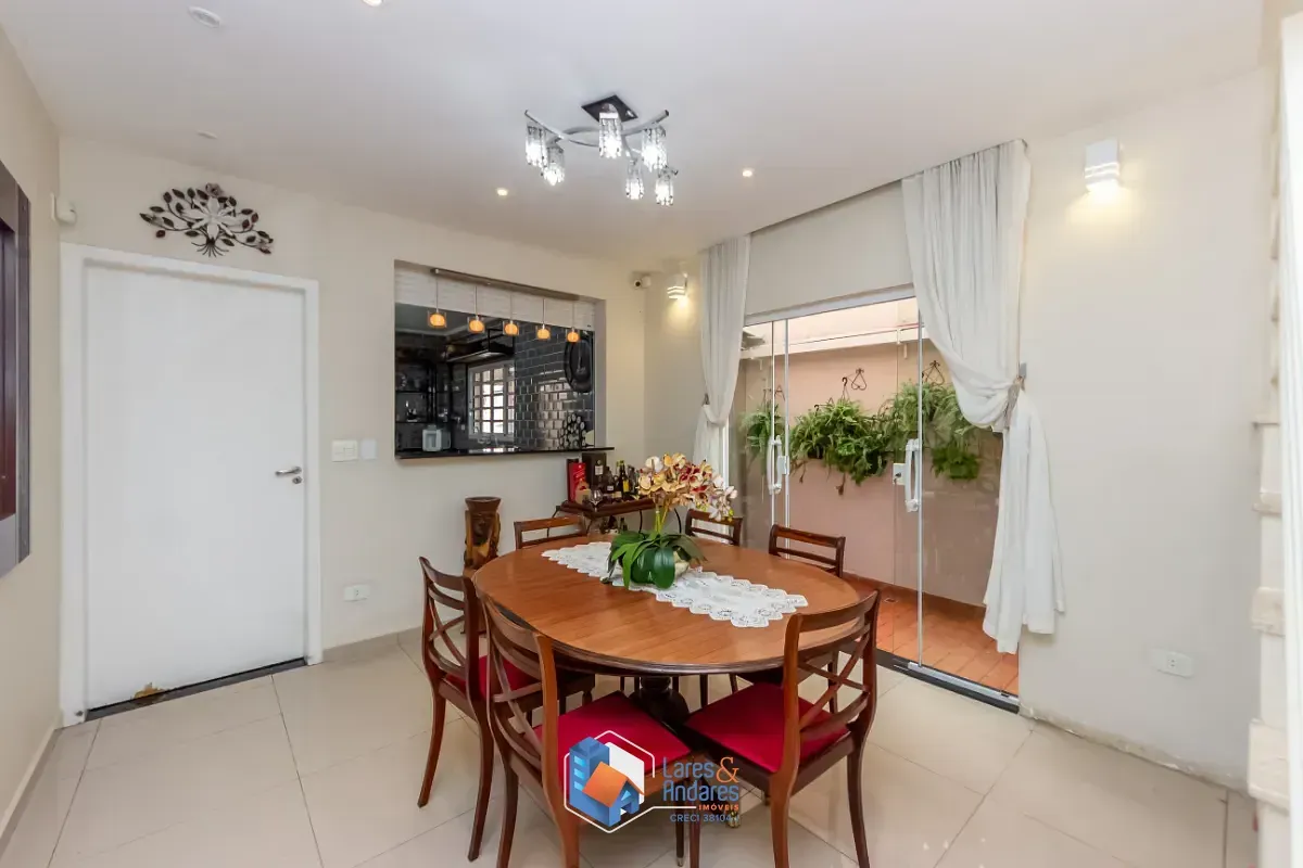Imagem Sobrado para venda em Vila Sônia com 3 quartos, sendo 1 suíte, 218m²