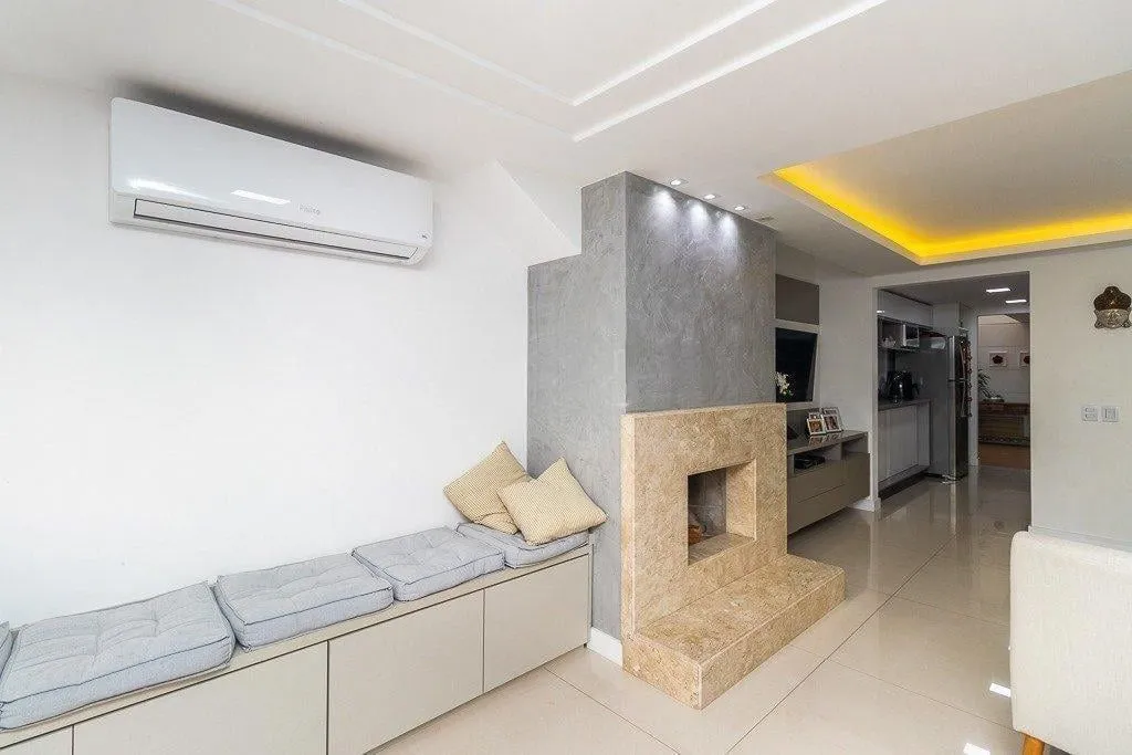 Imagem Casa em condomínio com 4 quartos, 2 suítes e 2 vagas à - Jardim Sabara