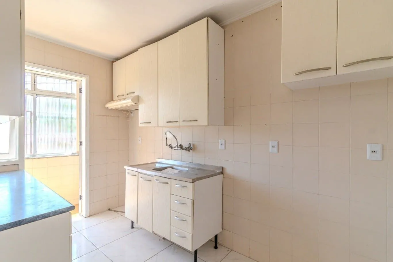 Imagem Apartamento de 2 dormitórios à venda em Vila Ipiranga, Porto Alegre.