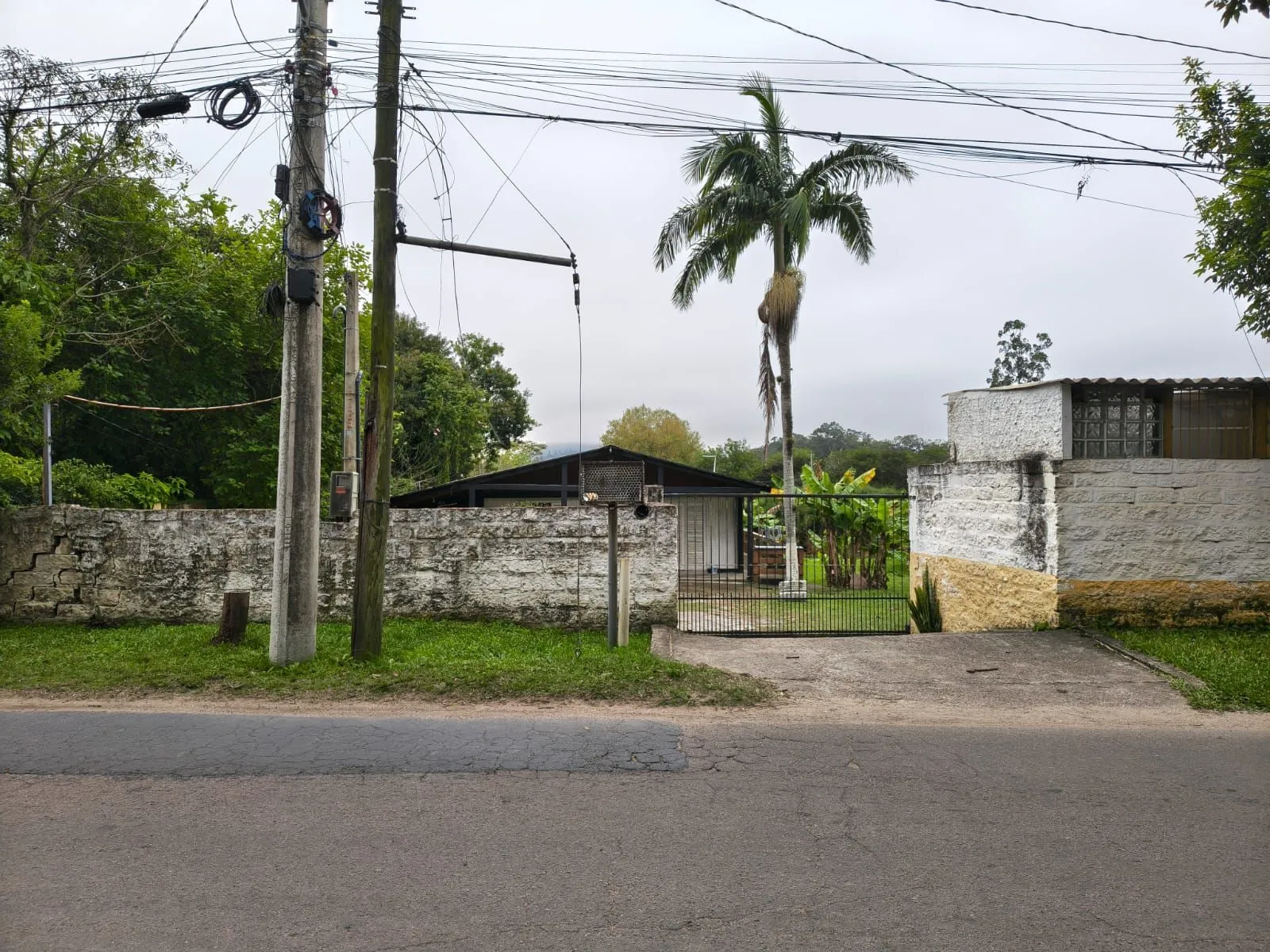Imagem Terreno medindo 1.296m² no bairro Ponta Grossa - Porto Alegre/RS
