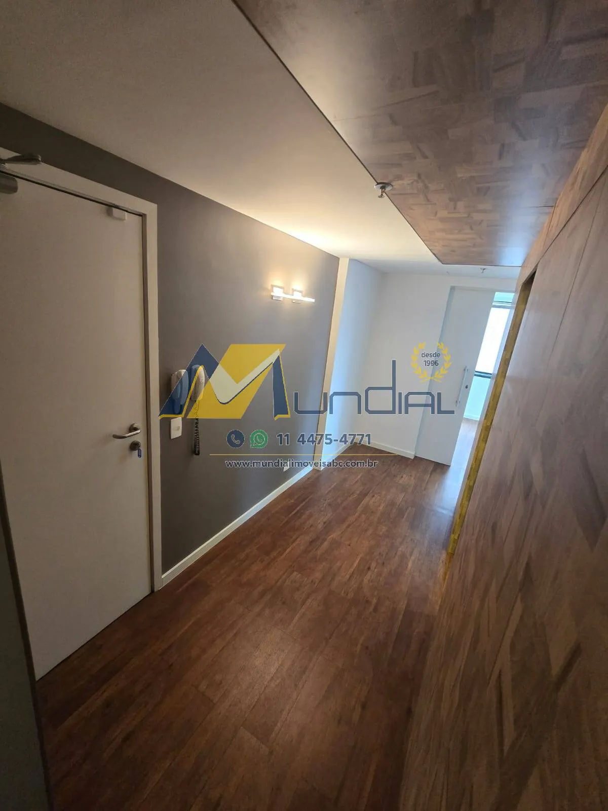 Imagem Conjunto comercial pronto para uso no 11º andar, ideal para escritórios