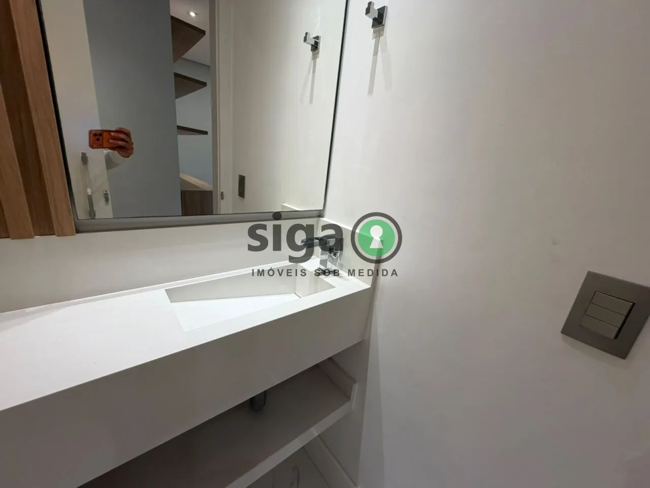 Imagem APARTAMENTO MOBILIADO A VENDA NO PANAMBY COM 2 SUÍTES, 2 VAGAS E DEPÓSITO!