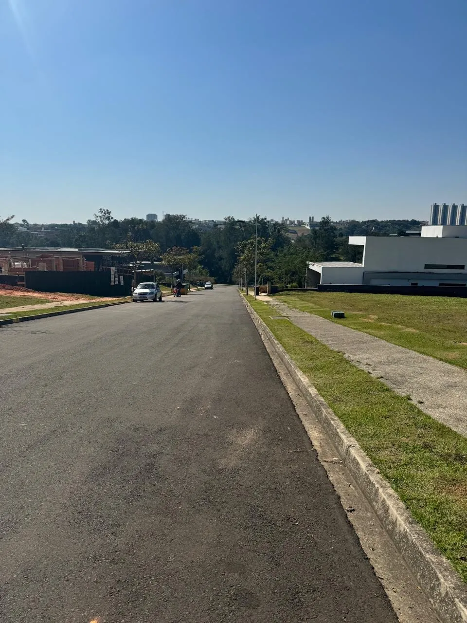 Imagem Terreno com 1.020,00 m2 de Área Localizado no Condomínio Saint Patrick