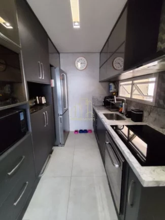 Imagem Apartamento de 110m² no Greenville, Salvador-BA: 2 quartos, 1 suíte, varanda gourmet com vista bosque. Reformado e finamente decorado.
