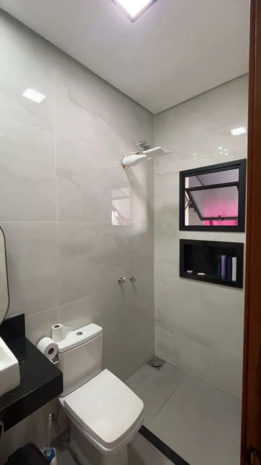Imagem Casa 3 suítes, piscina -condomínio Primor das Torres.