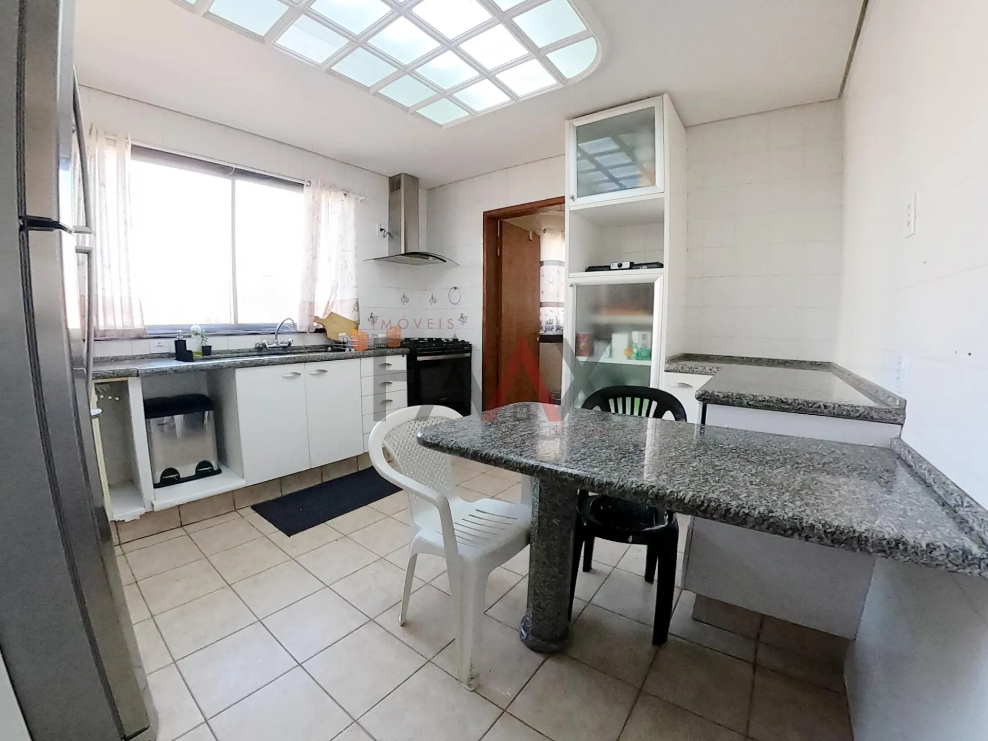 Imagem Apartamento à venda no Edifício Bourbon em frente ao Teatro Municipal no centro