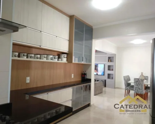 Imagem Casa de alto padrão à venda com 3 quartos (1 suíte) Laguna - Várzea Paulista/SP