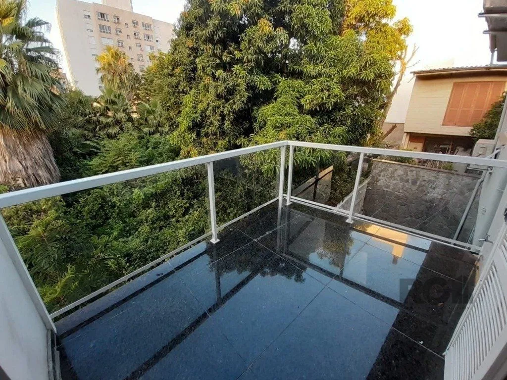 Imagem Excelente casa de 251m² com 4 dormitórios.