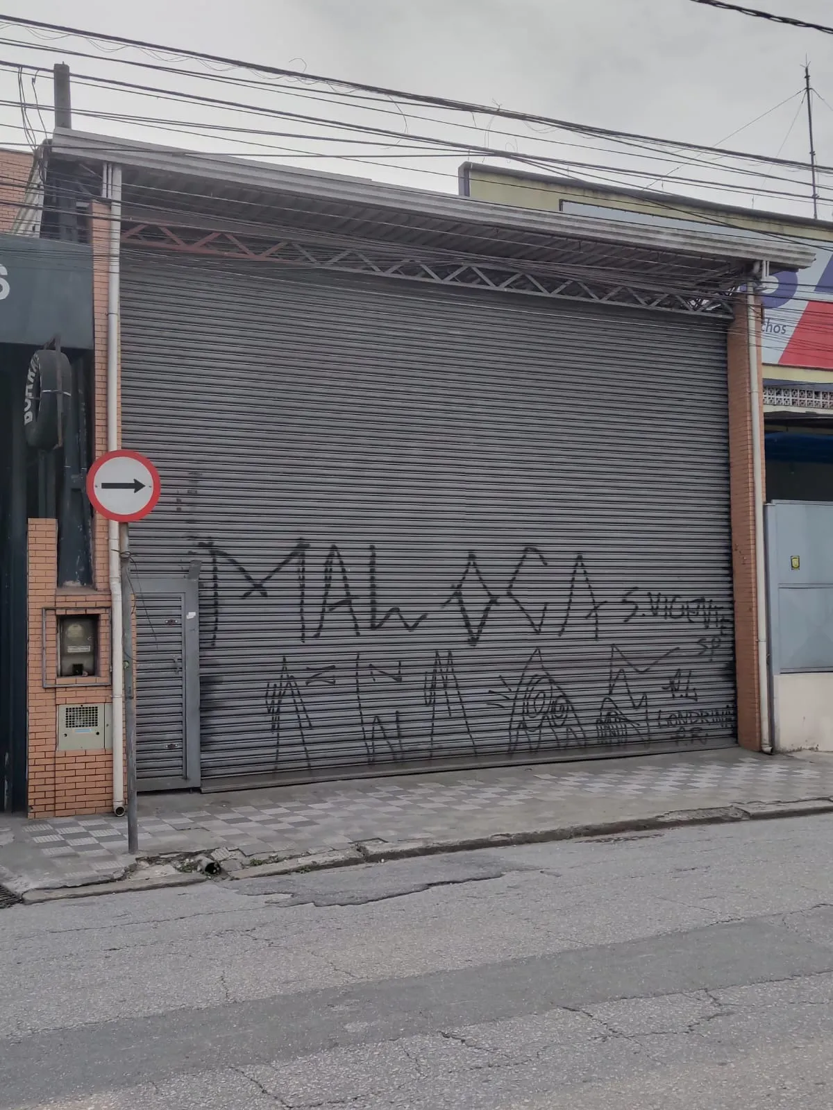 Imagem Galpão Comercial de 337 m² com Mezanino e Escritório na Vila Nova