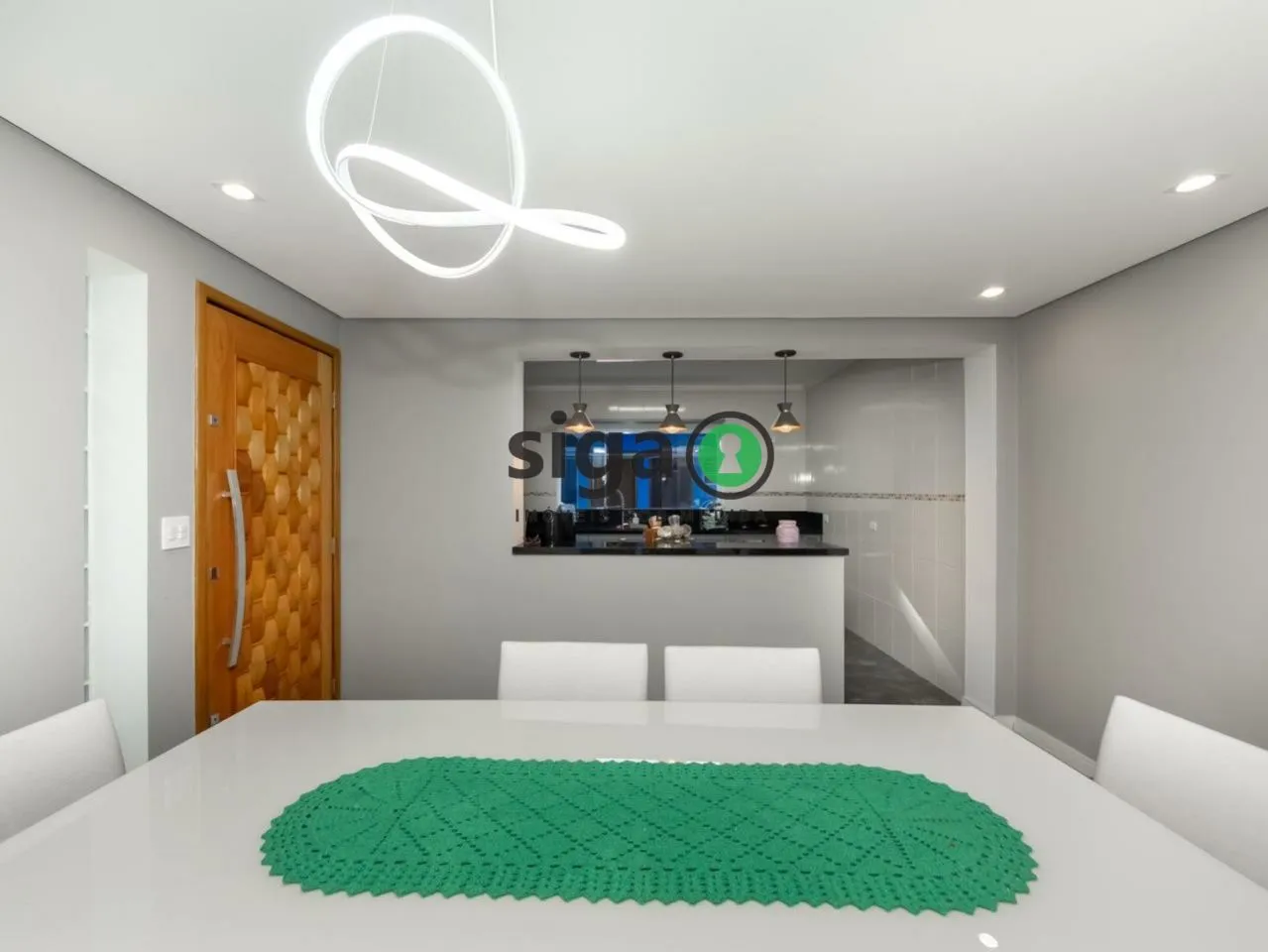 Imagem Casa a venda no Campo Belo, 240 metros, 3 quartos, 2 vagas - Porteira Fechada